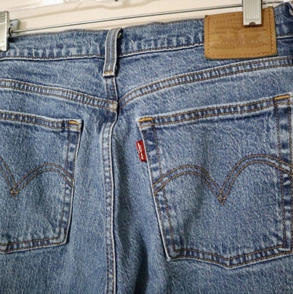 Revolve Levi's Wedgie Icon Fit Button Fly Cropped Jeans Size 28 These Dreams - Picture 9 of 10